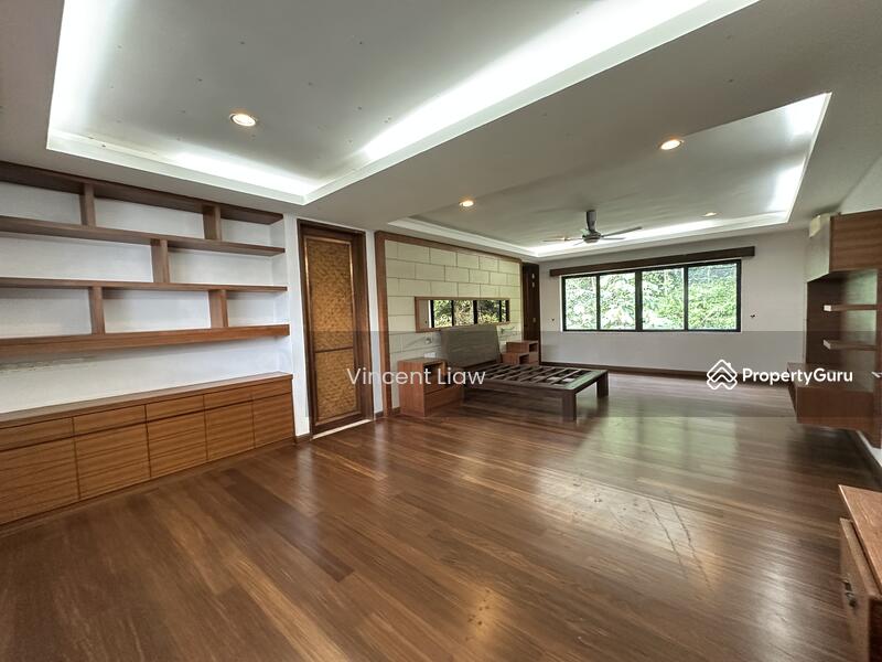 Untuk Dijual - Bungalow with Pool Overlooking Reserve Forest