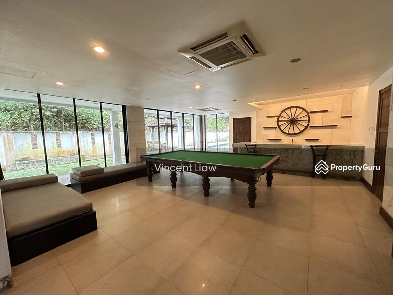 Untuk Dijual - Bungalow with Pool Overlooking Reserve Forest