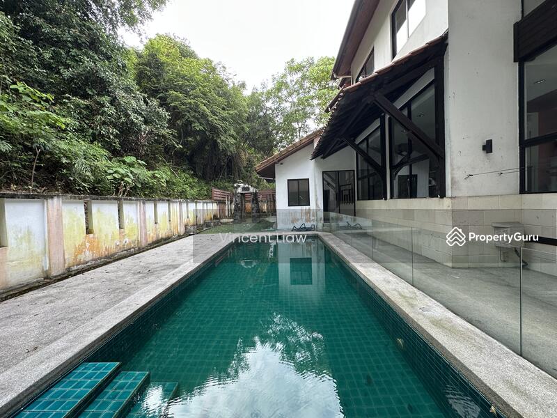 Untuk Dijual - Bungalow with Pool Overlooking Reserve Forest