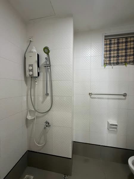 Service Residence for Sale at Seasons Amara Larkin - Stephen Tan - Bathroom - PropertyGuru.com.my