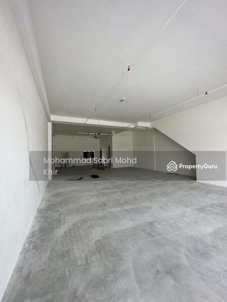 Ground floor bare unit.