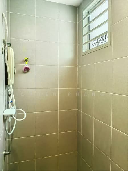 Condominium for Rent at Taman Tasik Semenyih - Caden Phang - Bathroom - PropertyGuru.com.my