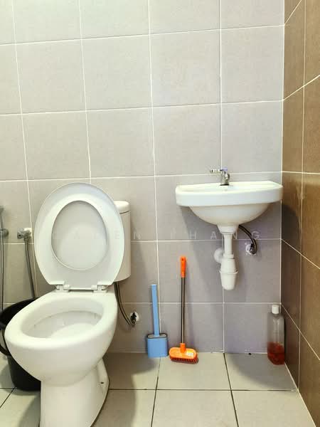 Condominium for Rent at Taman Tasik Semenyih - Caden Phang - Bathroom - PropertyGuru.com.my
