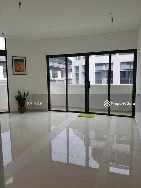 For Sale - Plaza Arkadia