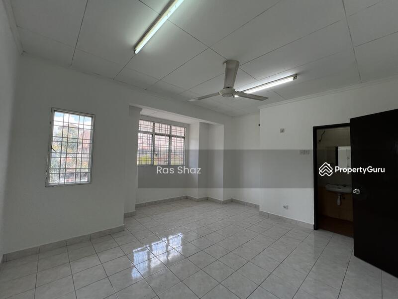 Rumah Teres 2 Tingkat untuk Dijual di Taman Bukit Subang (Shah Alam) - Ras Shaz - PropertyGuru.com.my