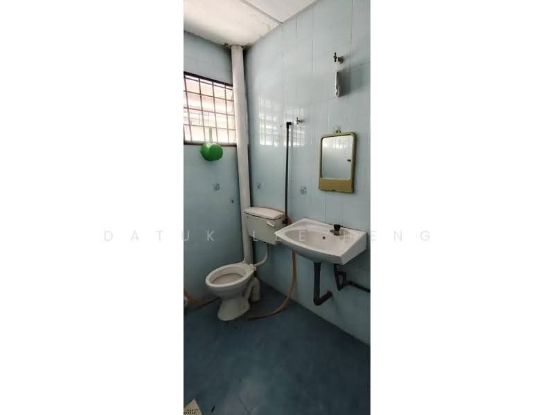 Shop / Office for Rent in Taman Ipoh Timur (Ipoh) - Datuk Lee Heng - Bathroom - PropertyGuru.com.my