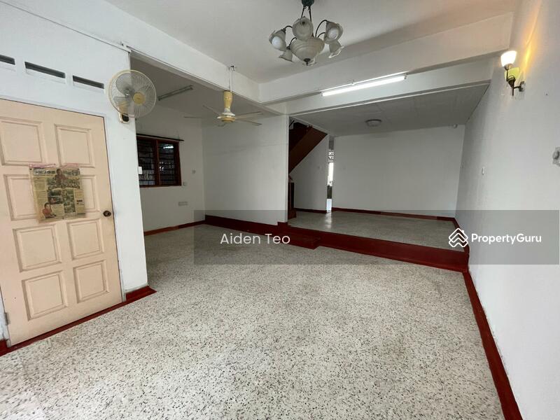 Untuk Dijual - Kampung Lapan Double Storey Corner Freehold