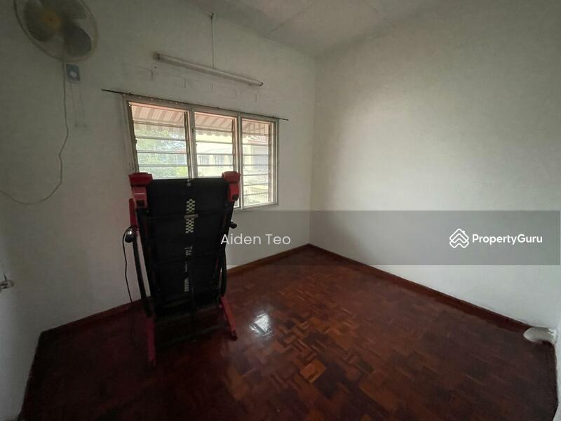 Untuk Dijual - Kampung Lapan Double Storey Corner Freehold
