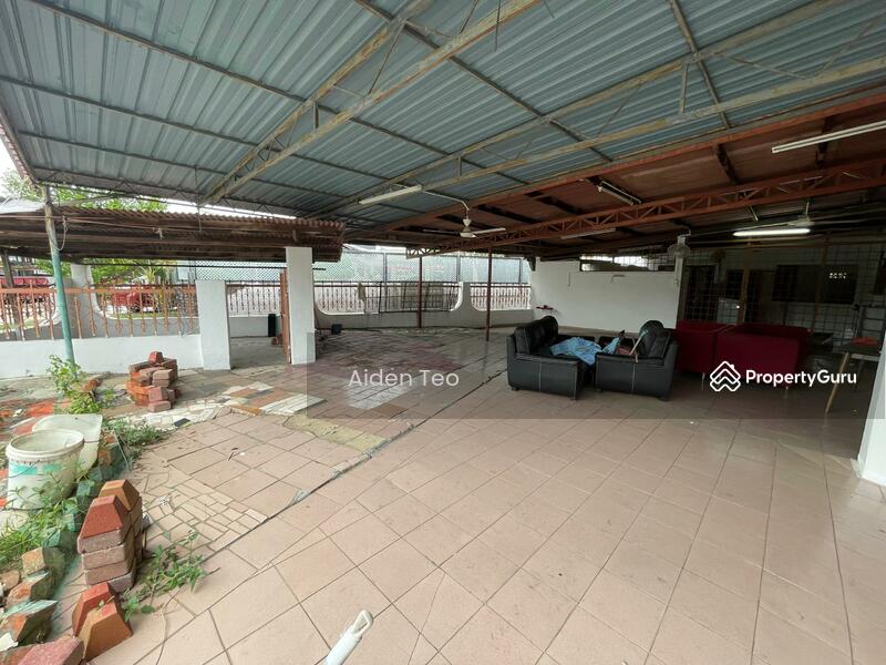 Untuk Dijual - Kampung Lapan Double Storey Corner Freehold
