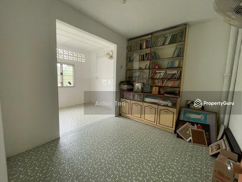 Untuk Dijual - Kampung Lapan Double Storey Corner Freehold
