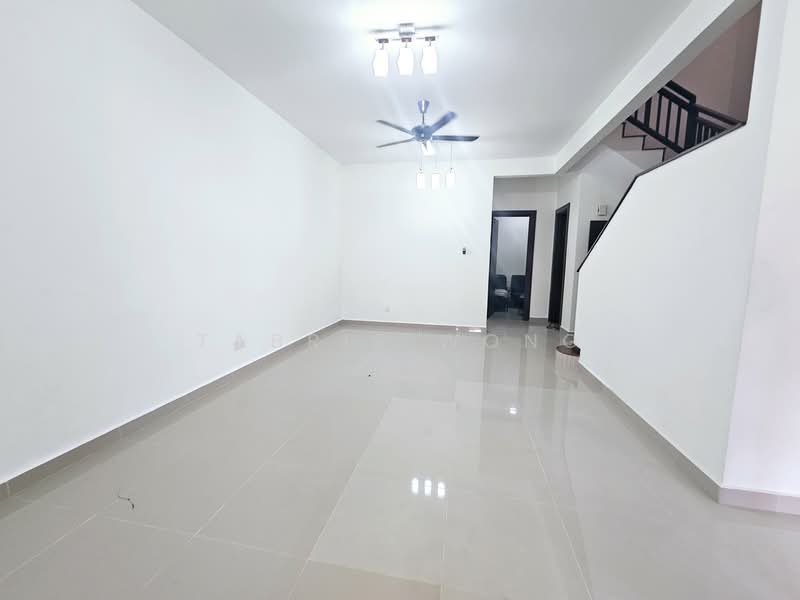 Terraced House for Sale in Alam Impian (Shah Alam) - Tabris Wong - Living Room - PropertyGuru.com.my