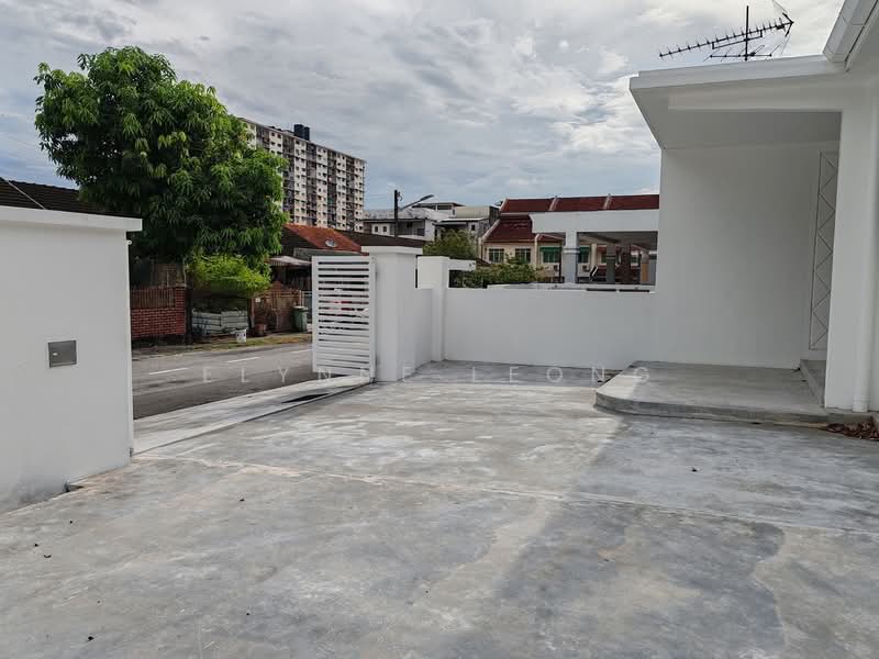Rumah Teres 1 Tingkat untuk Dijual di Taman Rifle (Ayer Itam) - Elynne Leong - Exterior - PropertyGuru.com.my