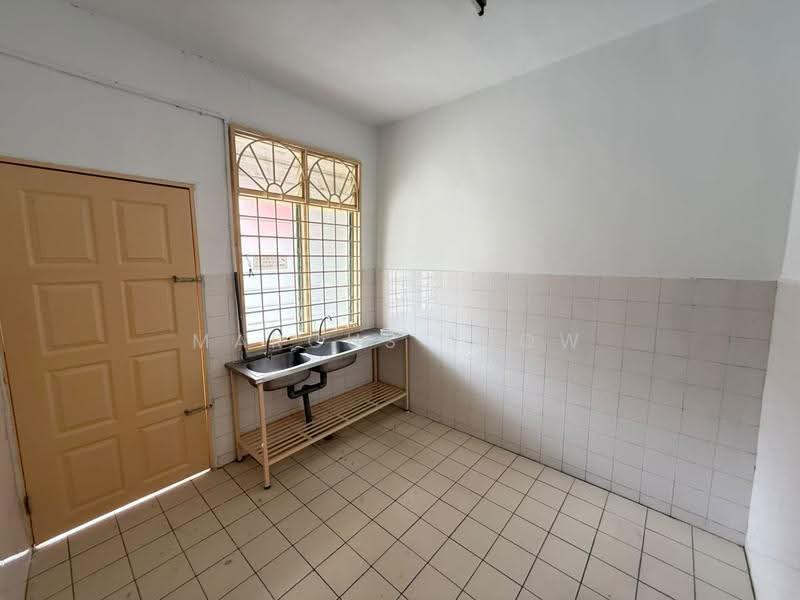 2-storey Terraced House for Sale in Taman Baiduri (Seremban) - Marcus Yeow - Kitchen - PropertyGuru.com.my