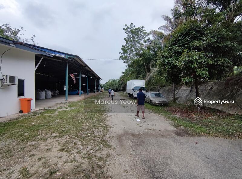 For Sale - Pekan Lukut