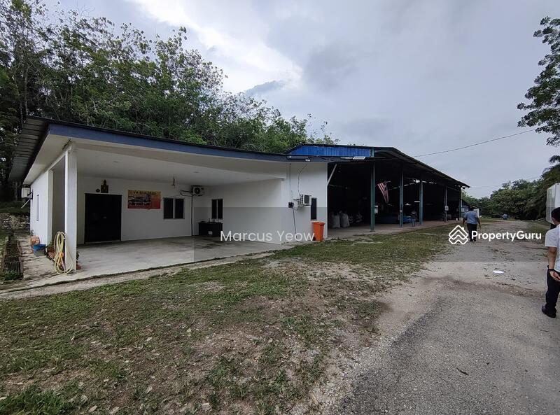 For Sale - Pekan Lukut