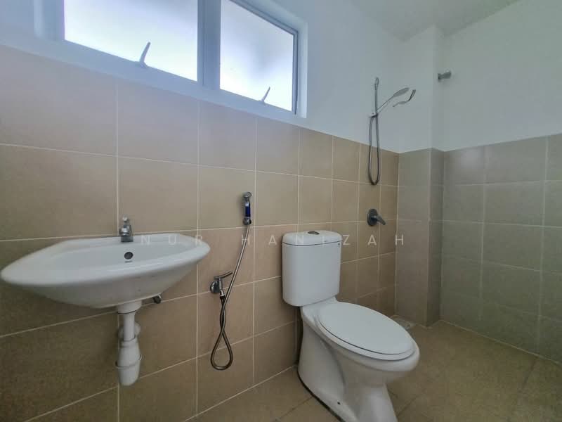 2-storey Terraced House for Sale in Bandar Puncak Alam (Puncak Alam) - Nur Hanizah - PropertyGuru.com.my