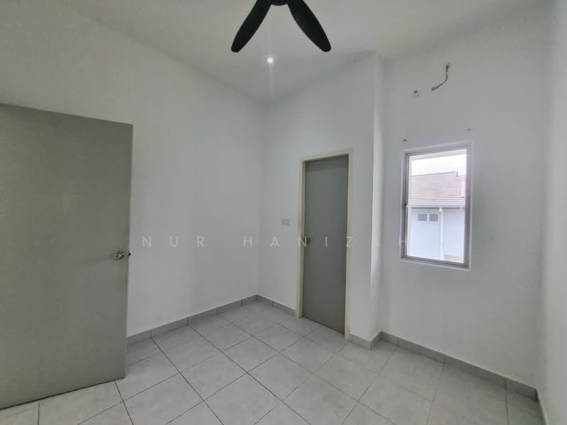 2-storey Terraced House for Sale in Bandar Puncak Alam (Puncak Alam) - Nur Hanizah - PropertyGuru.com.my