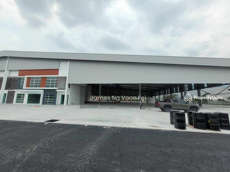 For Rent - Nilai Showroom Factory (Big Parking Bay + Lorry Bay)