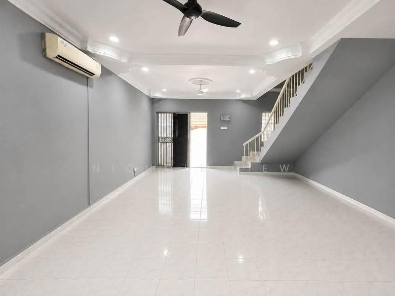 Terraced House for Sale in Taman Semenyih Mewah (Semenyih) - Nichole Liew - Living Room - PropertyGuru.com.my