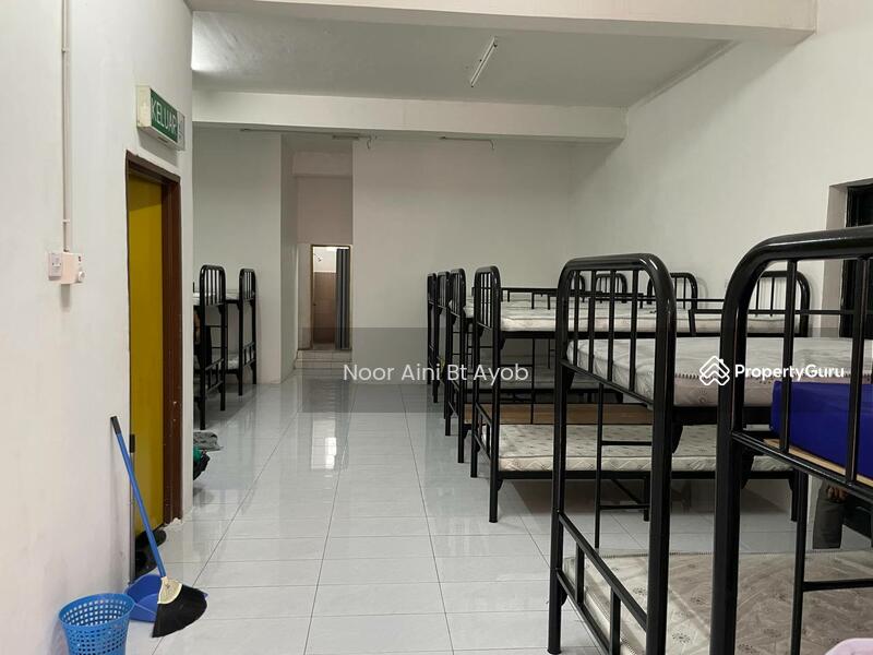 Untuk Dijual - 4 Storey Shoplot Bandar Baru Salak Tinggi Sepang Good ROI