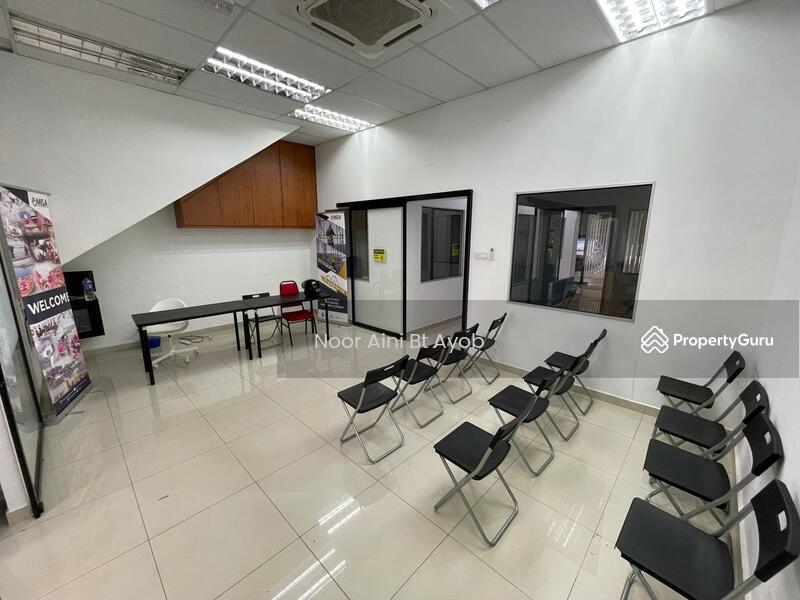 Untuk Dijual - 4 Storey Shoplot Bandar Baru Salak Tinggi Sepang Good ROI