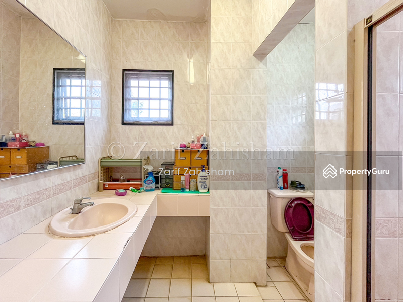 2-storey Terraced House for Sale in Bukit Jelutong (Shah Alam) - Zarif Zahisham - PropertyGuru.com.my