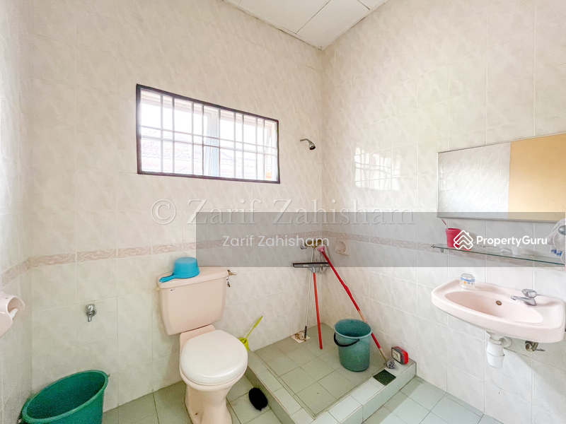 2-storey Terraced House for Sale in Bukit Jelutong (Shah Alam) - Zarif Zahisham - PropertyGuru.com.my