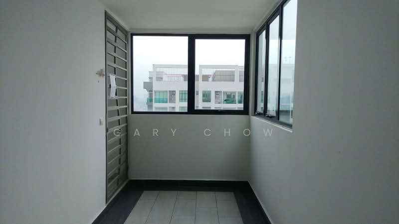 Kondominium untuk Dijual di Verando Residence - Gary Chow - Balcony - PropertyGuru.com.my