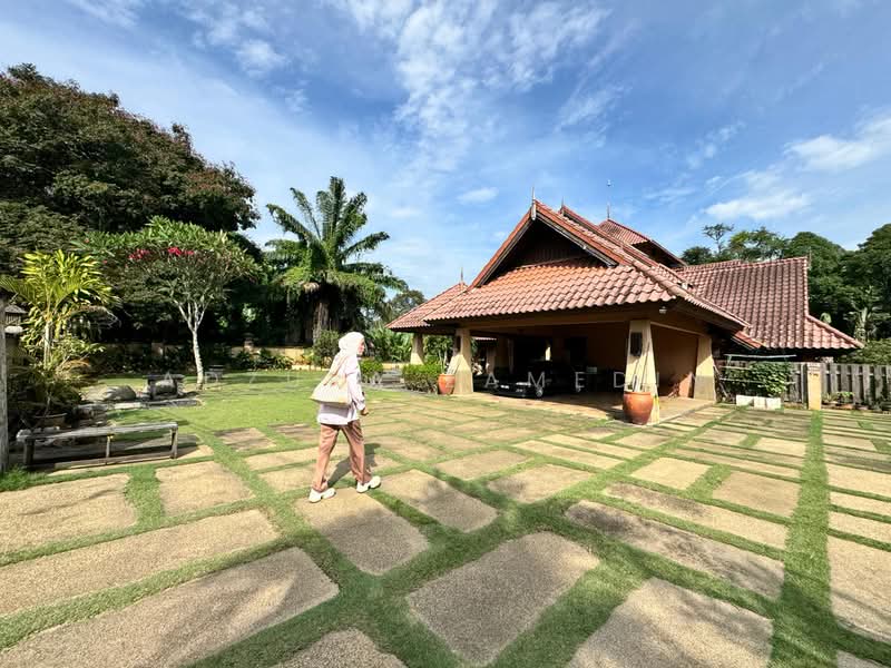 Bungalow for Sale in Country Heights (Kajang) - Adzura Zamedin - PropertyGuru.com.my