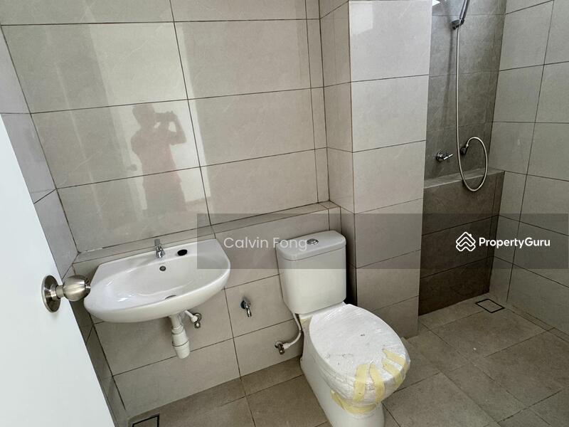 3rd bedroom attached bathroom