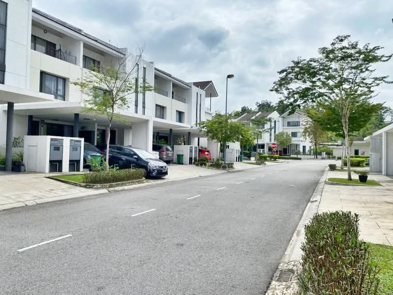 Rumah Teres untuk Dijual di Tamansari (Rawang) - Fern Wong - PropertyGuru.com.my