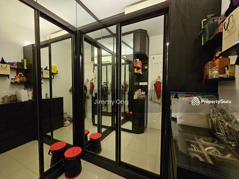 Walk In Wardrobe