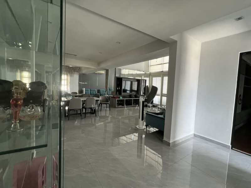 Kondominium untuk Dijual di Papillon Desahill Condominium - ML Lau - Living Room - PropertyGuru.com.my