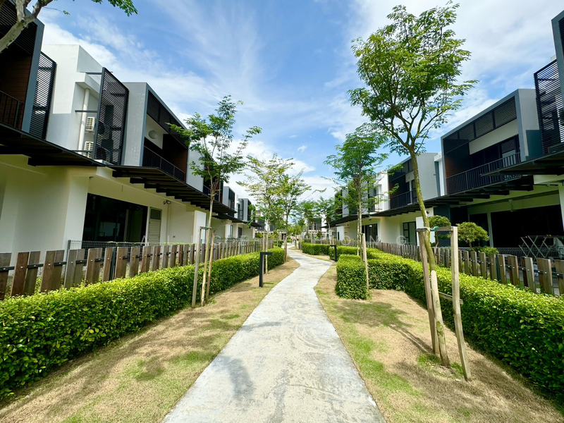 Rumah Teres 2 Tingkat untuk Dijual di Leisure Farm (Gelang Patah) - Alice Chong - PropertyGuru.com.my