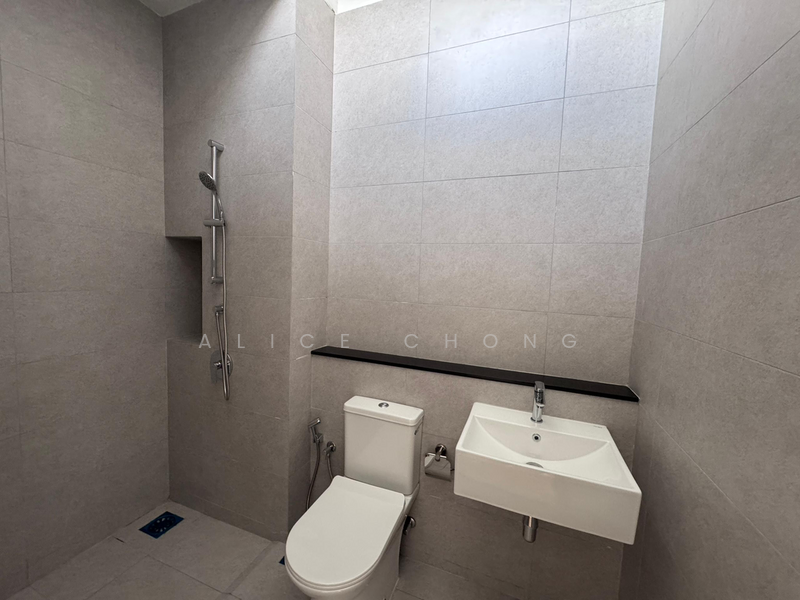 Rumah Teres 2 Tingkat untuk Dijual di Leisure Farm (Gelang Patah) - Alice Chong - PropertyGuru.com.my