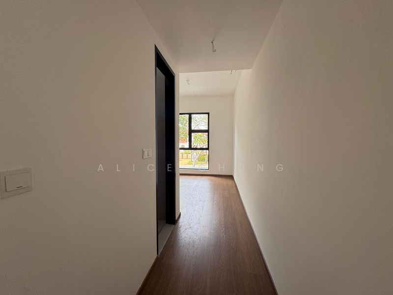 Rumah Teres 2 Tingkat untuk Dijual di Leisure Farm (Gelang Patah) - Alice Chong - PropertyGuru.com.my