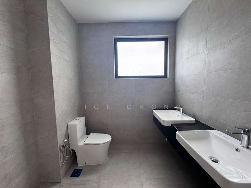 Rumah Teres 2 Tingkat untuk Dijual di Leisure Farm (Gelang Patah) - Alice Chong - PropertyGuru.com.my