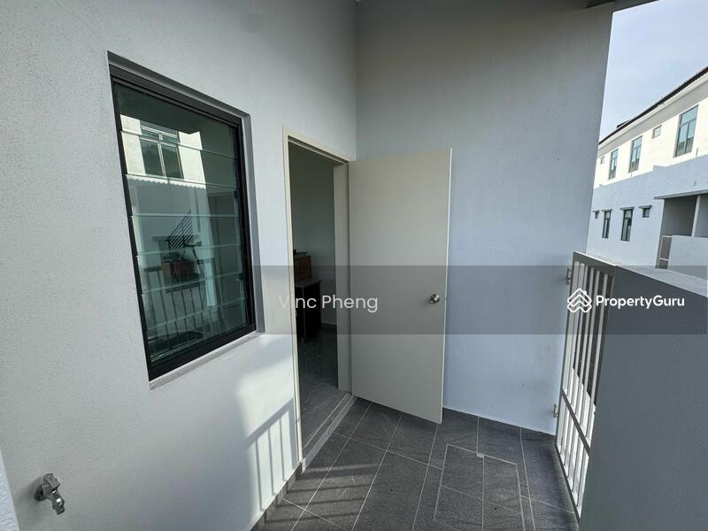 For Sale - Terrace house at Bandar Botani Parkland