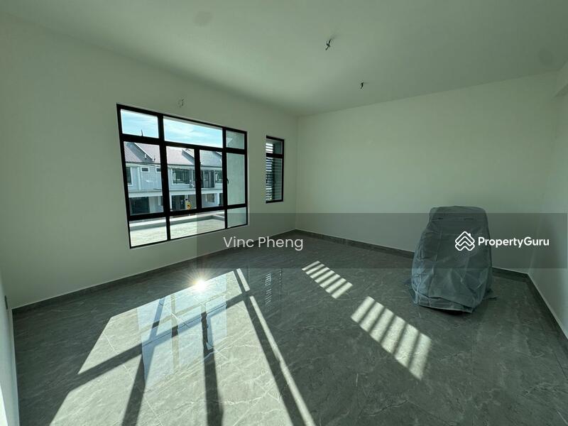 For Sale - Terrace house at Bandar Botani Parkland