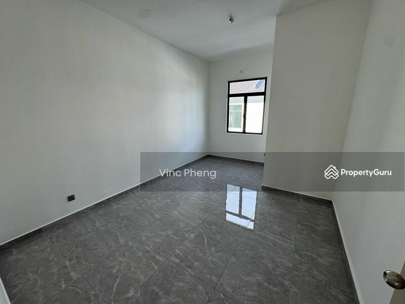 For Sale - Terrace house at Bandar Botani Parkland