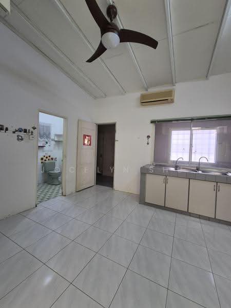 Rumah Teres 1-Tingkat untuk Dijual di Seksyen 8 (Petaling Jaya) - Jocelyn Shu - Kitchen - PropertyGuru.com.my