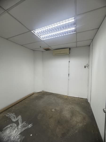 Warehouse for Rent in Batu 5 (Jalan Klang Lama (Old Klang Road)) - Jessie Sim - Interior - PropertyGuru.com.my