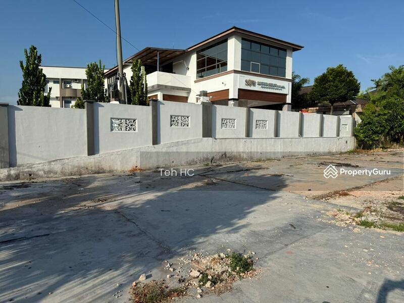 subject land photo (the land has been clear)