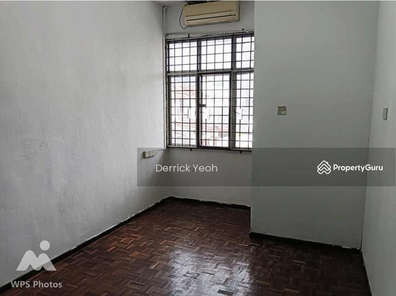 Untuk Disewa - 2 Storey House @ Taman Iping, Batu Maung fo Rent