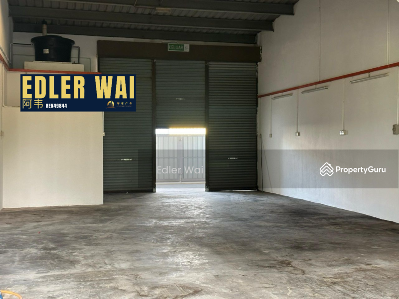 Untuk Disewa - 1.5 Storey Terrace Light Industry @ Taman Usaha Jaya