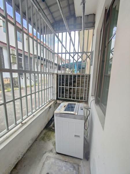 2-storey Terraced House for Rent in Johor Bahru (Johor) - UV Teh - Balcony - PropertyGuru.com.my