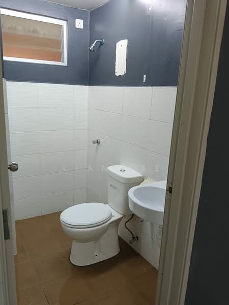 Servis Apartment untuk Disewa di Sentrovue - Lian See - Bathroom - PropertyGuru.com.my