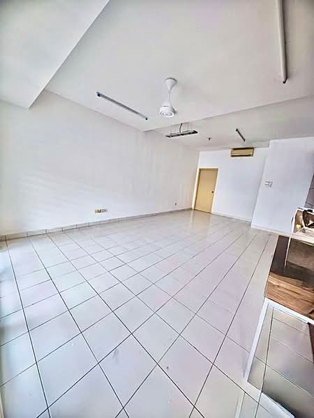 2-storey Terraced House for Sale in Taman Puchong Hartamas (Puchong) - Kenneth Tan - Living Room - PropertyGuru.com.my