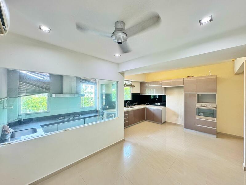 For Sale - Bukit Dumbar Villa 3132sqft 3.5 Storey TOWNHOUSE Guarded Jelutong