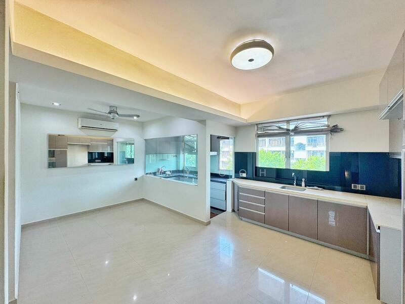 For Sale - Bukit Dumbar Villa 3132sqft 3.5 Storey TOWNHOUSE Guarded Jelutong